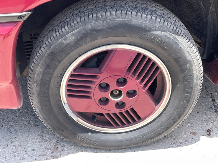 #2100-•-1990-pontiac-transport-van-se,-title-in-delay-image-21