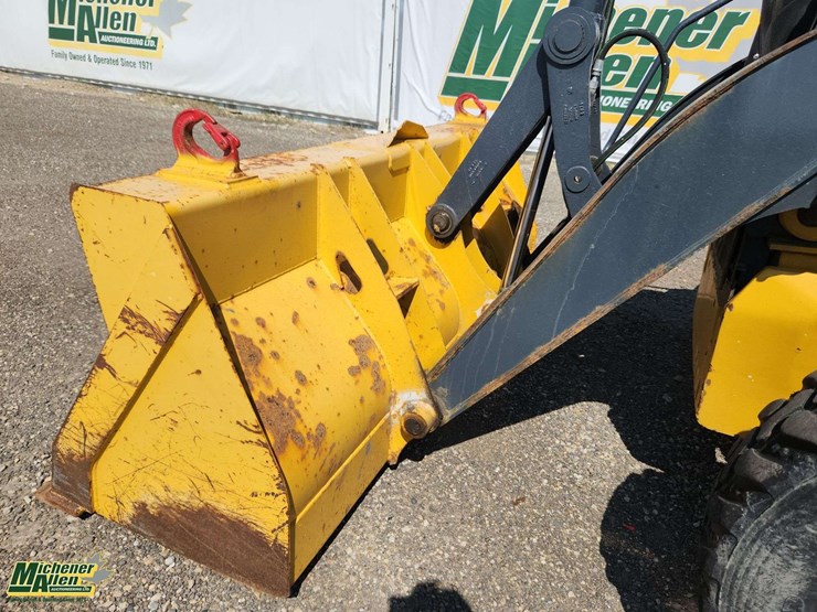 deere-410l-image-48