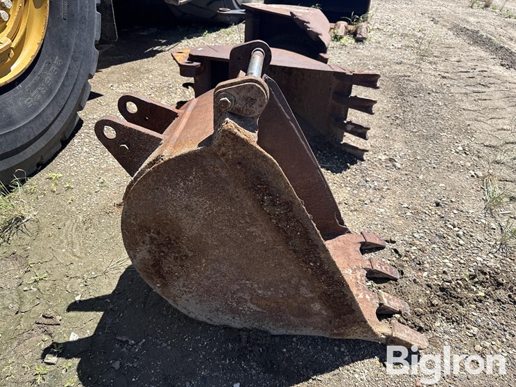 backhoe-bucket-image-4
