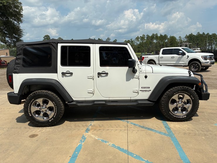 2012-jeep-wrangler-image-4