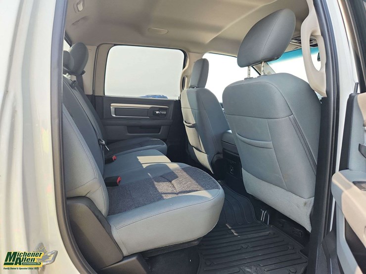 2014-dodge-2500-image-18