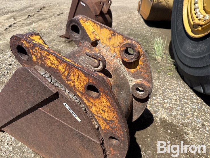 420-backhoe-bucket-image-11