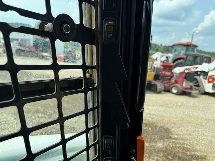 2020-bobcat-s740-image-25