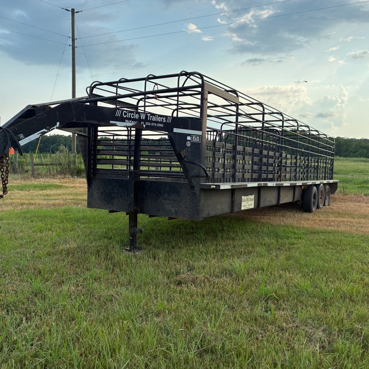 #13484 • 2011 Circle W 32ft Stock Trailer