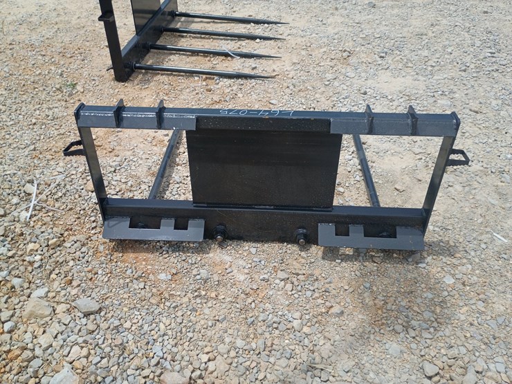 #l64-075-•-jct-bale-spike-skid-steer-attachment-image-3