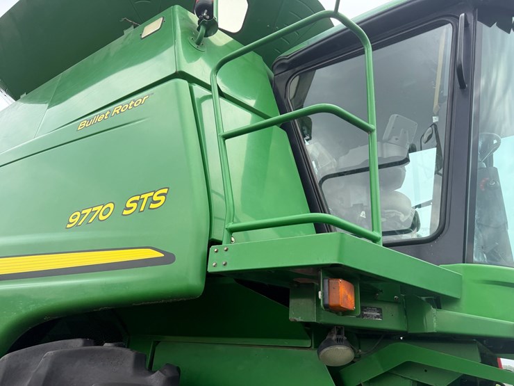 2011-john-deere-9770-sts-image-28