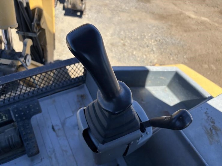 caterpillar-420d-image-45
