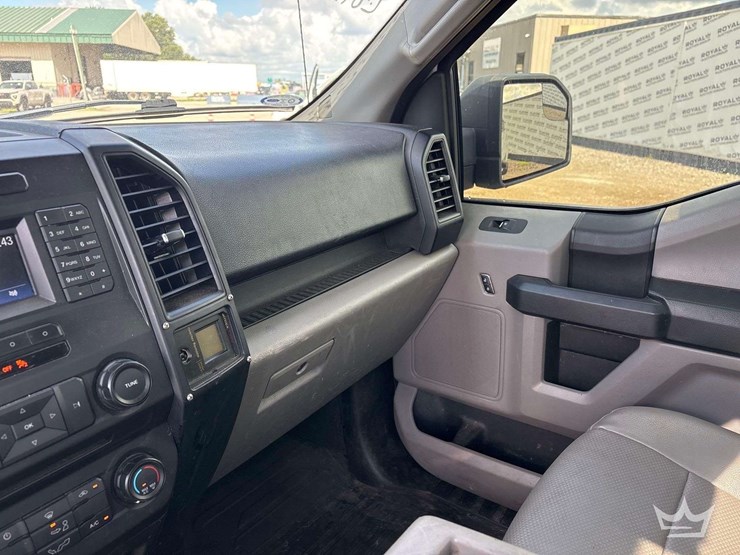 2017-ford-f150-image-18