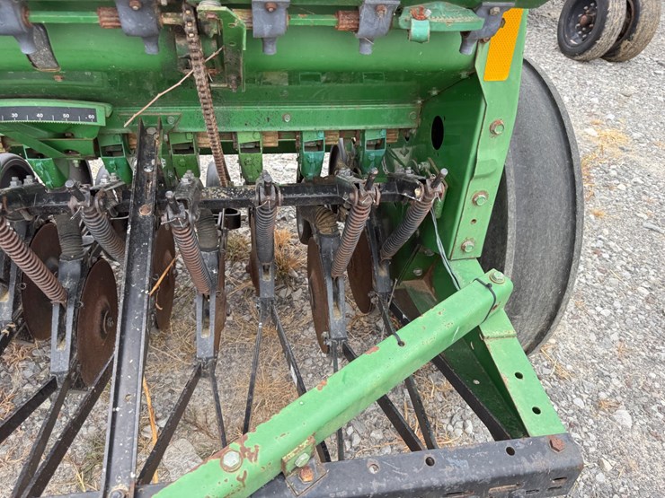 john-deere-450-image-23