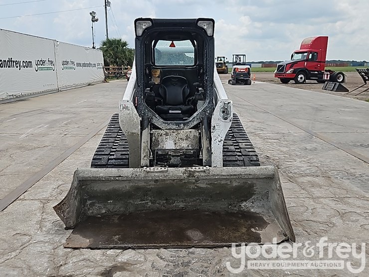 2023-bobcat-t740-image-13