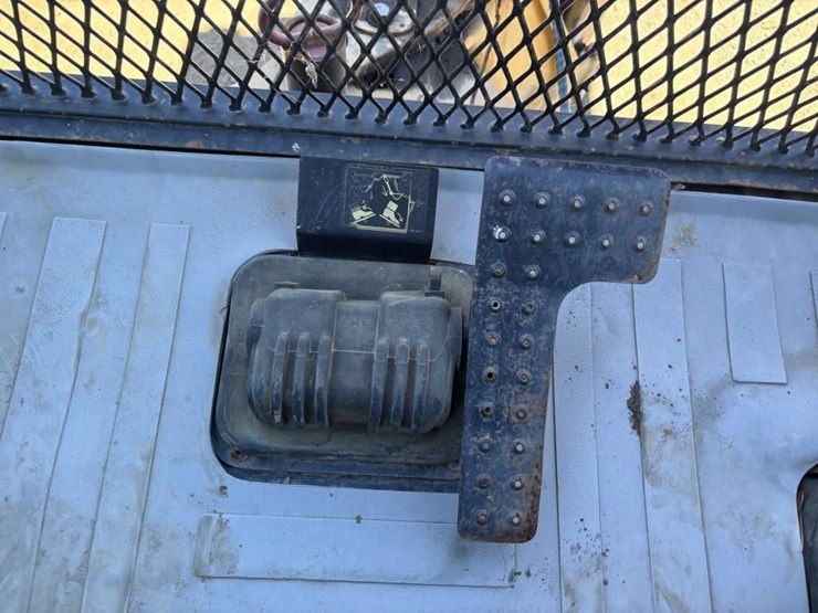 caterpillar-420d-image-46