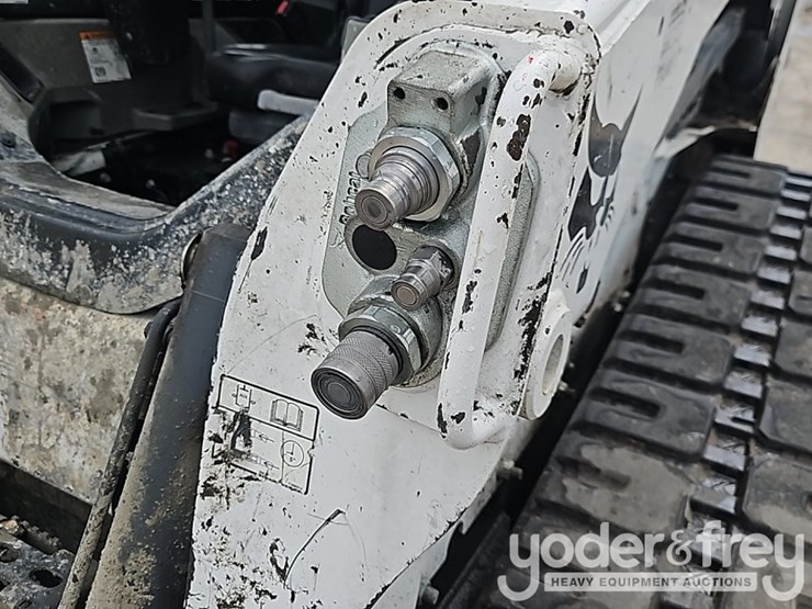 2023-bobcat-t740-image-16