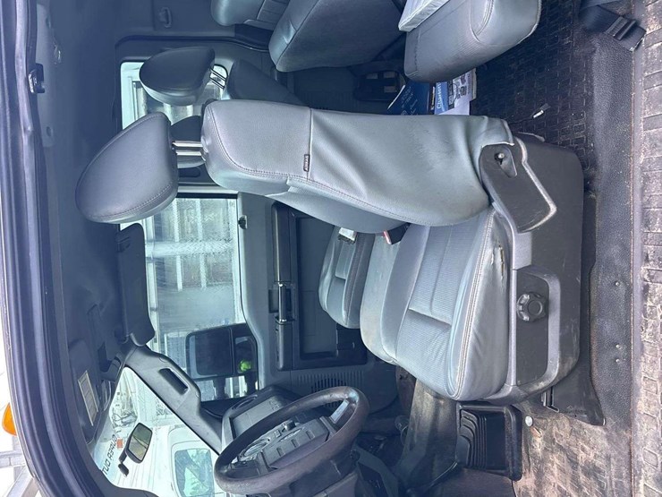 2016-ford-f550-image-13