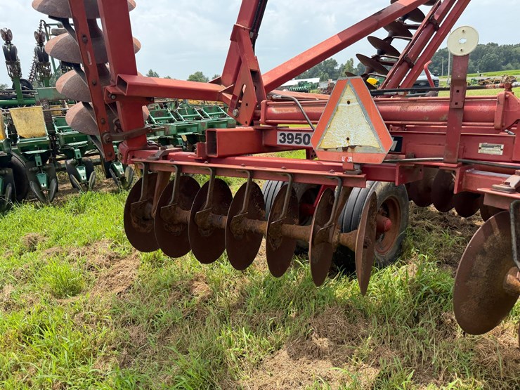 case-ih-3950-image-17