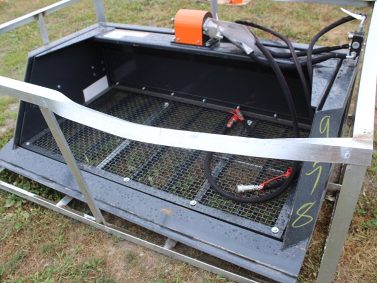 #9678-•-screening-bucket-image-2
