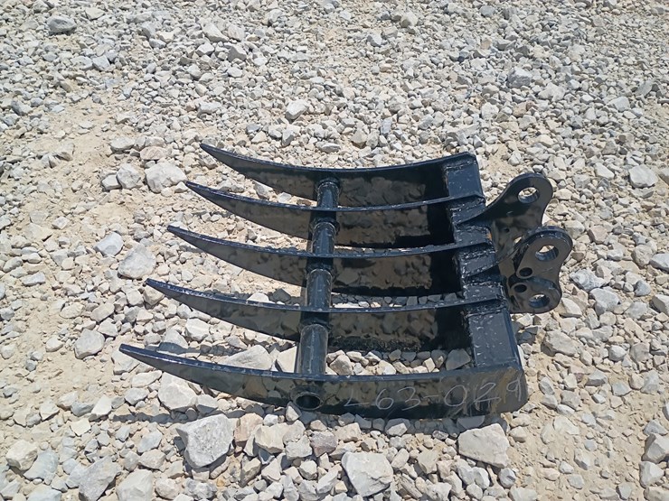 #l63-029-•-rake-mini-excavator-attachment-image-2