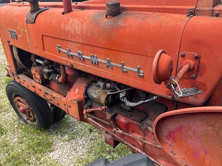 #34-•-farmall-300-image-5