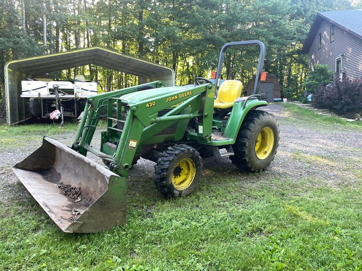 john-deere-4400-image-1