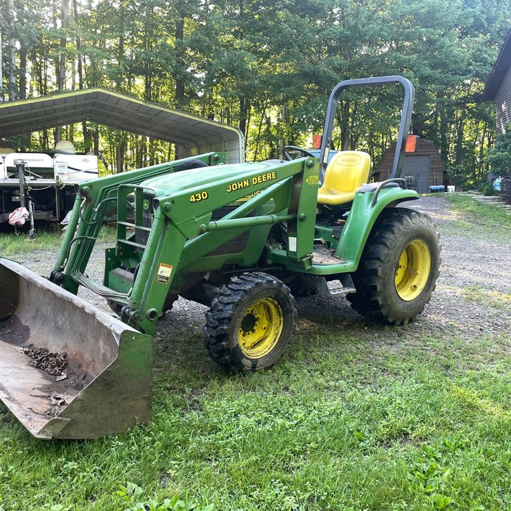 JOHN DEERE 4400