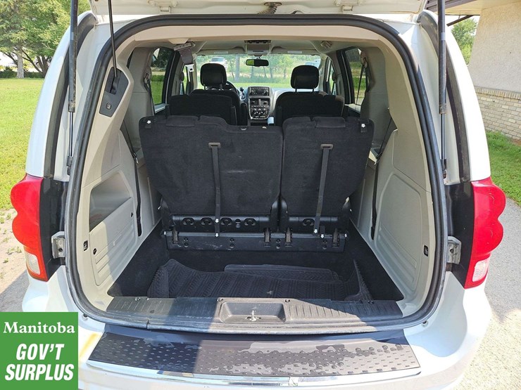 2014-dodge-grand-caravan-image-22