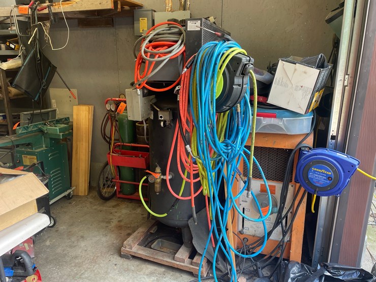#6201-•-belt-driven-air-compressor-image-1
