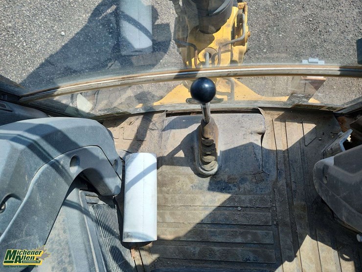 deere-410l-image-26