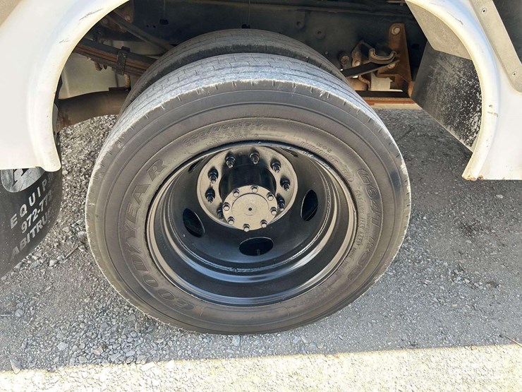 2008-ford-f550-image-27