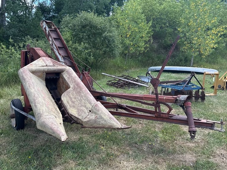 #420-•-mccormick-corn-picker-image-3