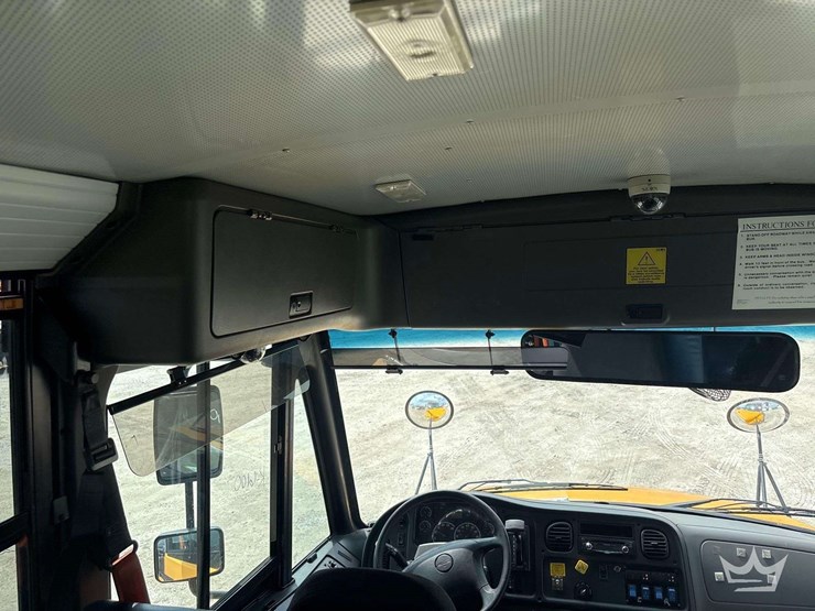2016-freightliner-b2-image-14