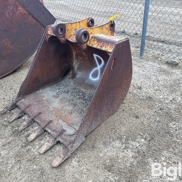 Caterpillar Backhoe Bucket