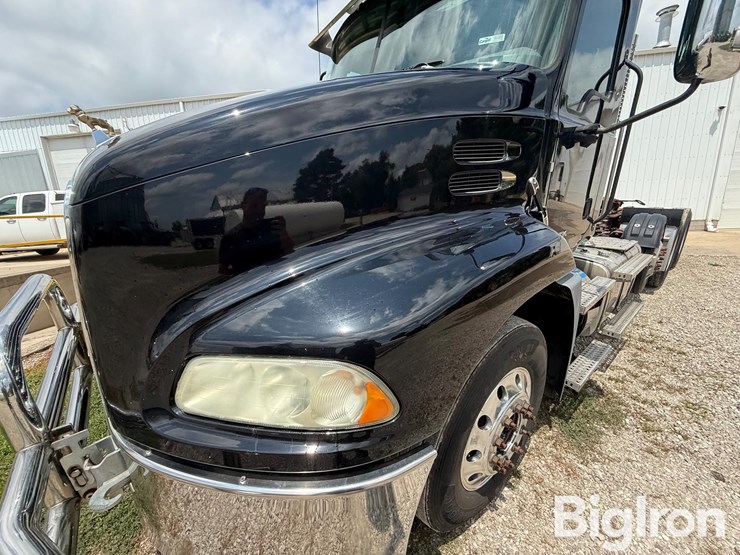 2015-mack-cxu613-t/a-truck-tractor-image-18