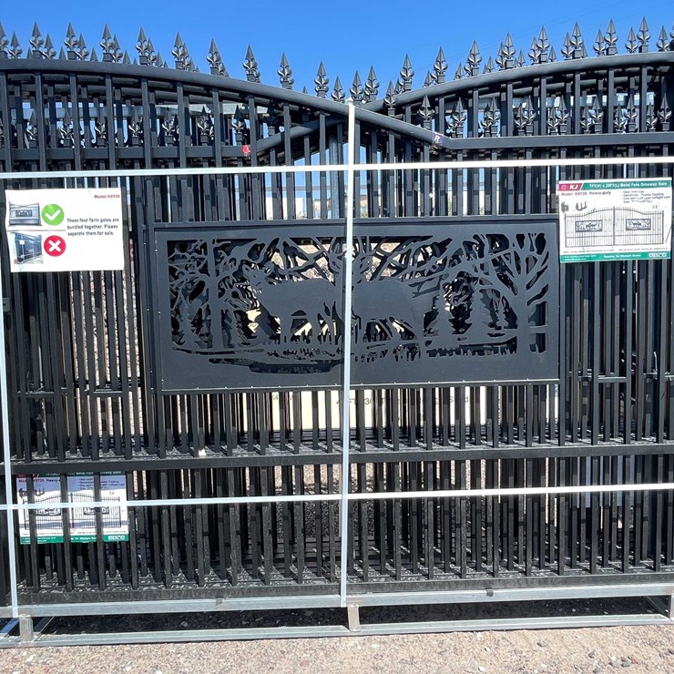 #2880 • 2026 Unused Metal Farm Driveway Gate