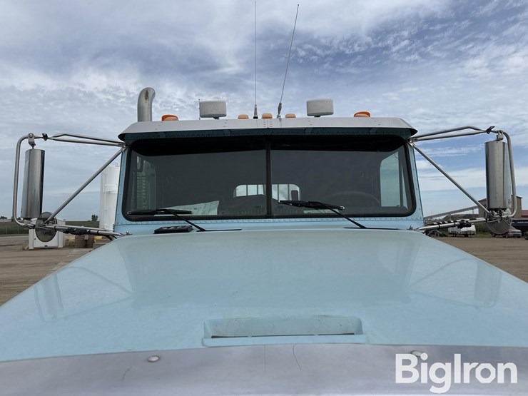 2000-freightliner-fld120sd-tri/a-day-cab-truck-tractor-w/wet-kit-image-11