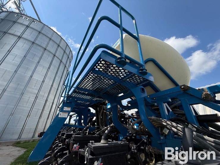 2013-kinze-3600-image-13