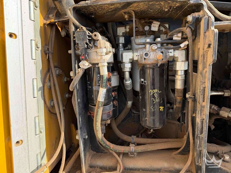 2020-deere-700k-xlt-image-47