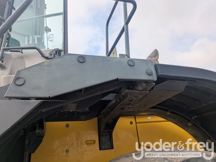 2015-komatsu-wa500-7-image-32
