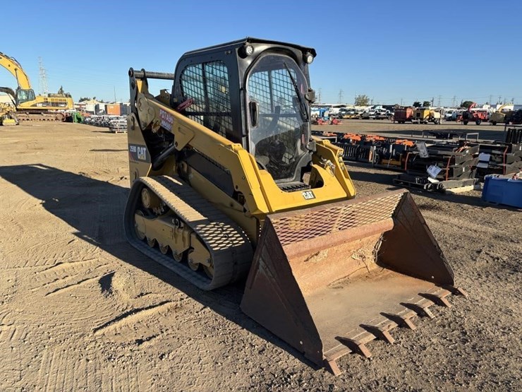 2018-caterpillar-259d-image-2