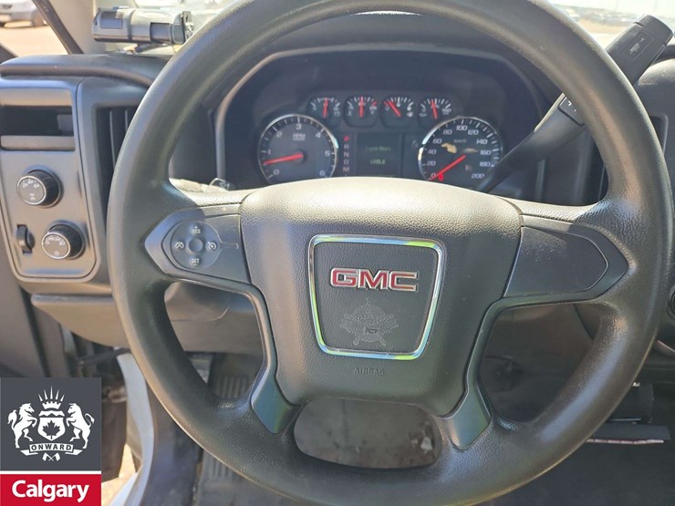 2015-gmc-sierra-2500hd-image-18