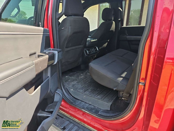 2022-ford-f150-image-15