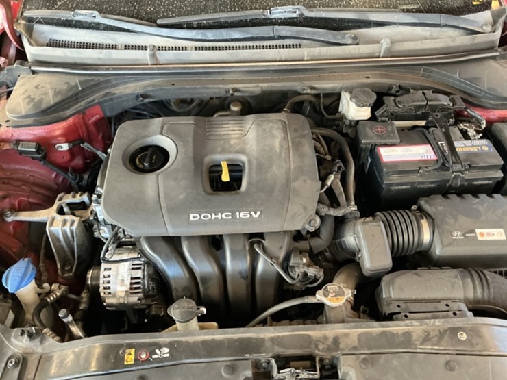 2017-hyundai-elantra-sdn-image-10