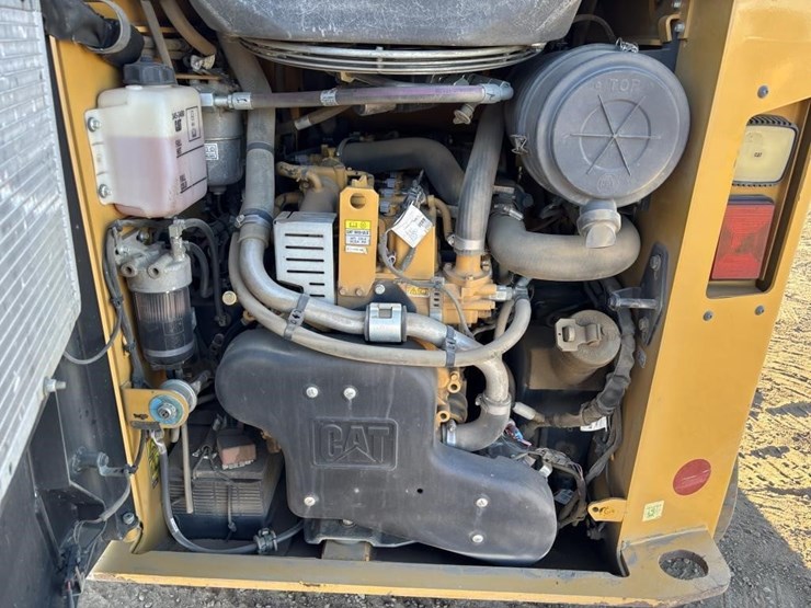 2018-caterpillar-259d-image-35