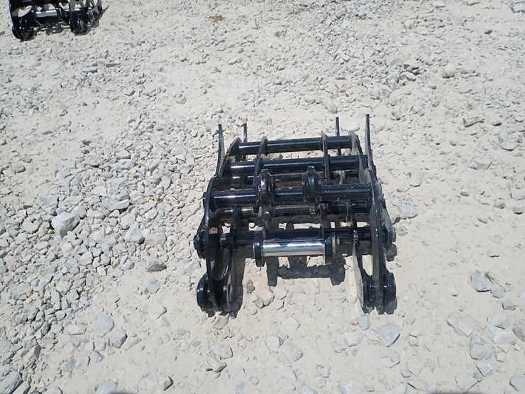 #l63-044-•-grabber-mini-excavator-attachment-image-3