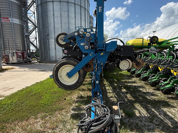 2013-kinze-3600-image-2