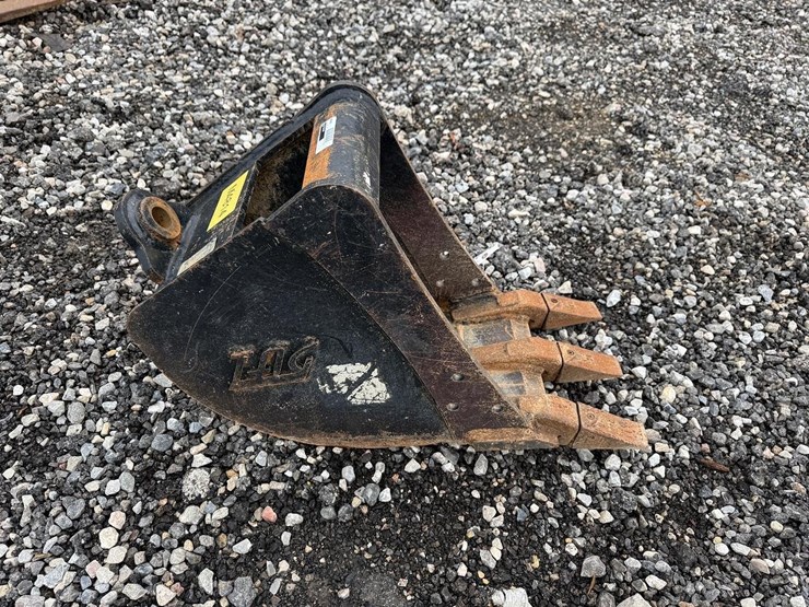 tag-12”-excavator-bucket-image-4
