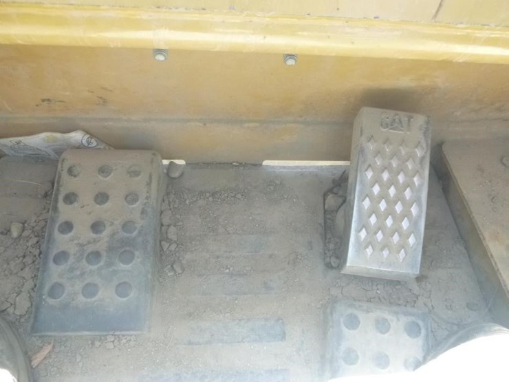 2012-caterpillar-226b3-image-20
