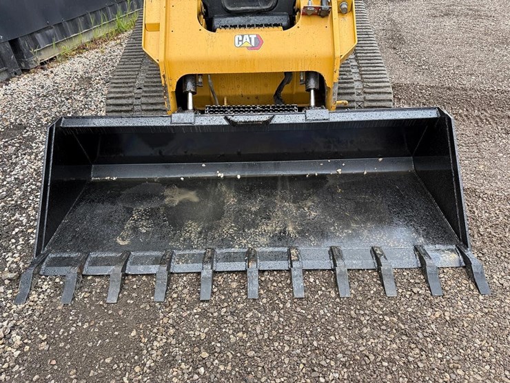 2020-caterpillar-299d3-image-9