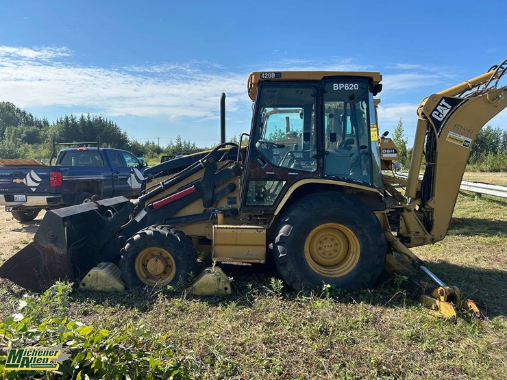 caterpillar-420d-image-2