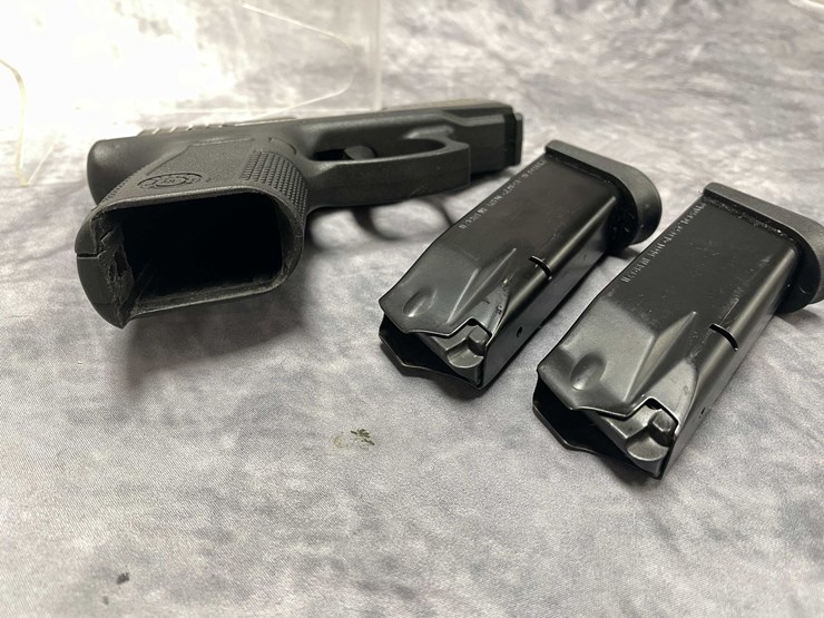 #10836-•-taurus-pt145-,-45-auto-semi-auto-pistol,-sn:-nfs43322-image-14
