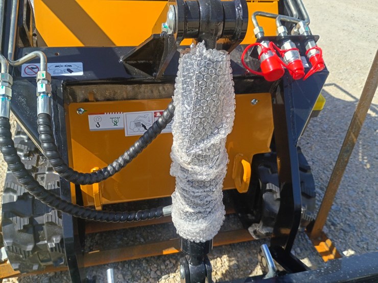 #l66-012-•-2026-agt-mx-crt23-mini-skid-steer-image-26