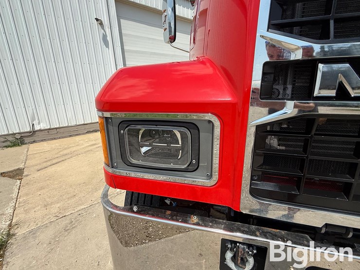 2023-mack-pinnacle-64t-image-12